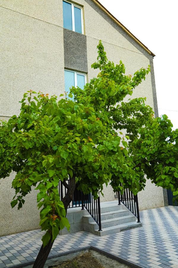 Am Hotel Jerevan Exteriör bild